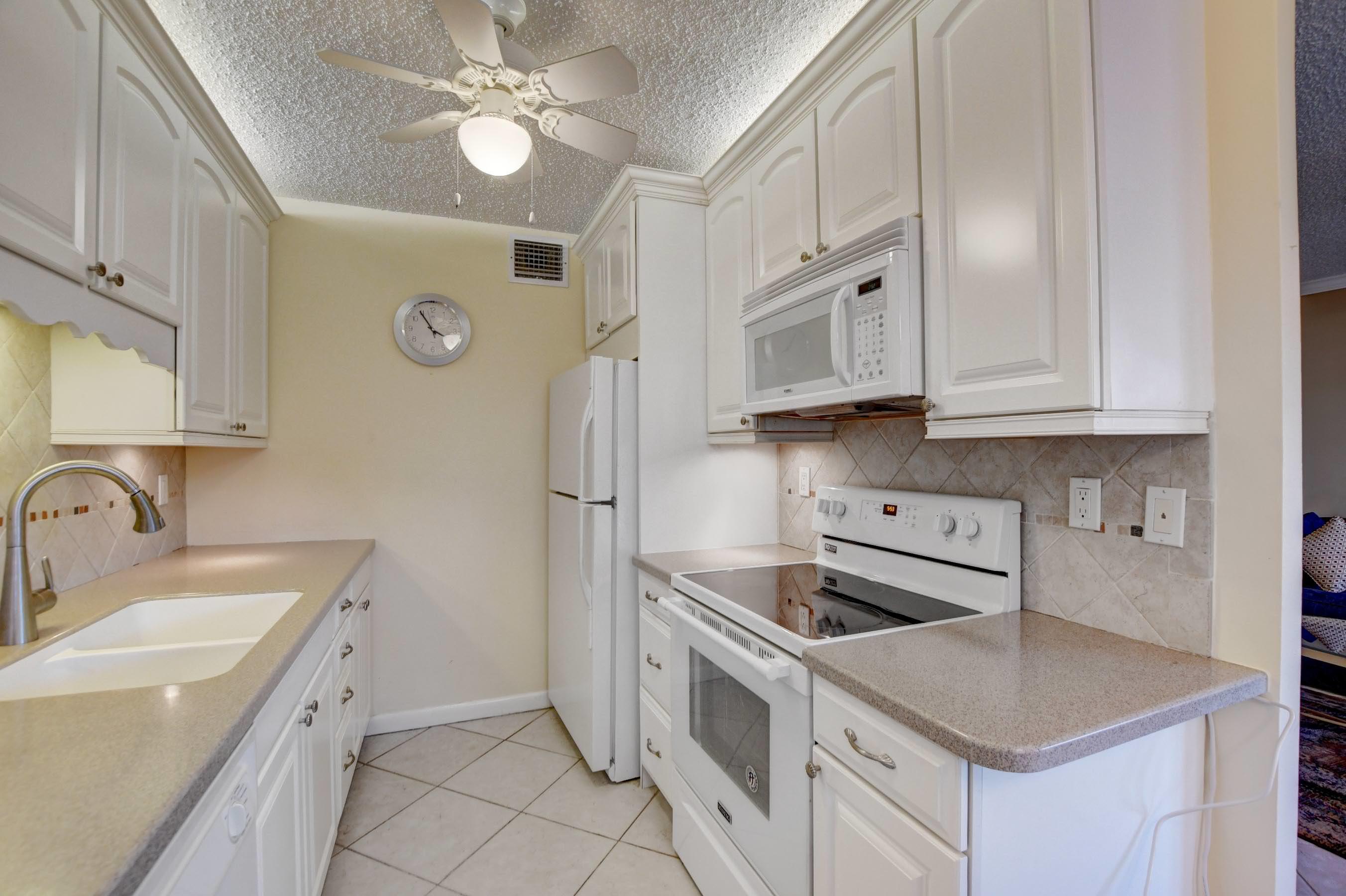 1050 Ainslie Drive Boca Raton, FL 33434 - Photo 13 of 51 12_ebf_7446and4more