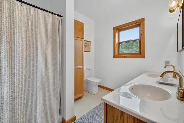 $729,900 | N9170 Pagel Road, Iola, WI 54945