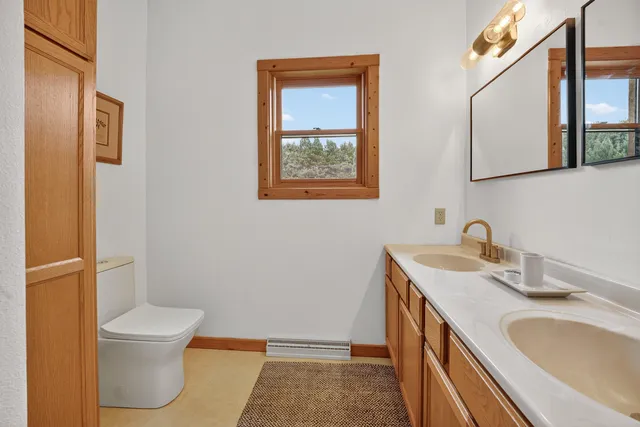 $729,900 | N9170 Pagel Road, Iola, WI 54945