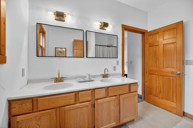 $729,900 | N9170 Pagel Road, Iola, WI 54945