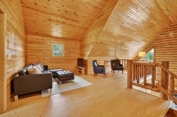 $749,900 | N9170 Pagel Road, Iola, WI 54945