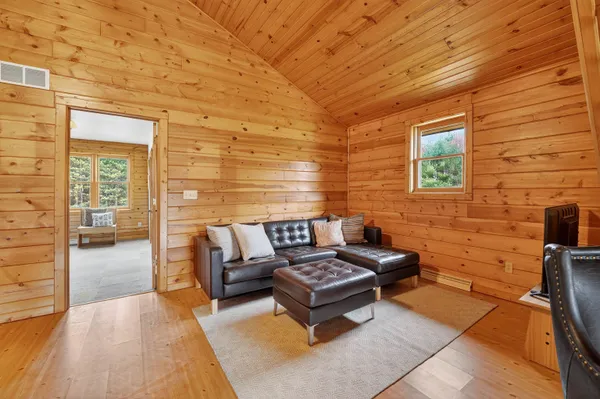 $749,900 | N9170 Pagel Road, Iola, WI 54945