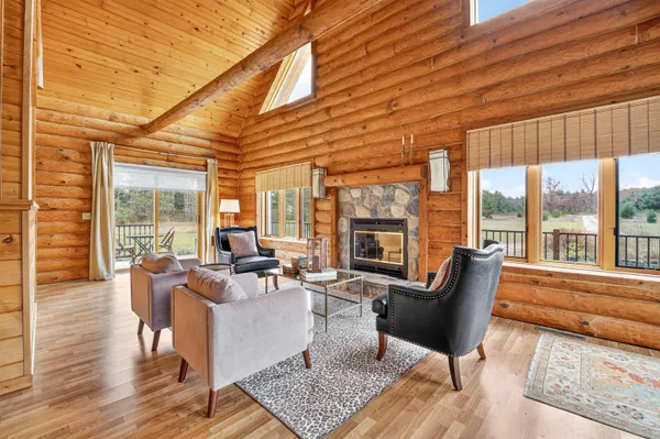 $749,900 | N9170 Pagel Road, Iola, WI 54945