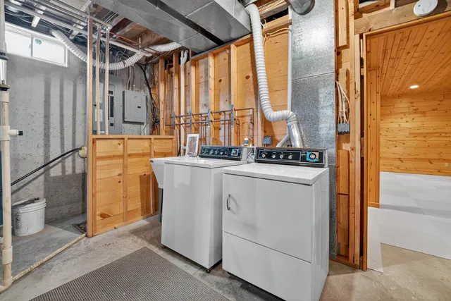 $729,900 | N9170 Pagel Road, Iola, WI 54945