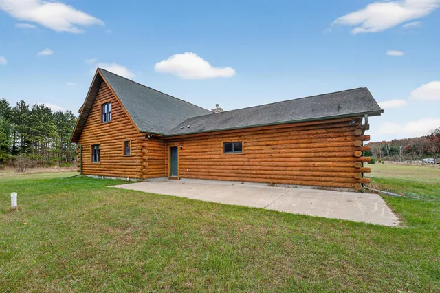 $729,900 | N9170 Pagel Road, Iola, WI 54945