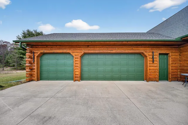 $729,900 | N9170 Pagel Road, Iola, WI 54945