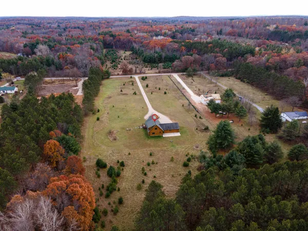 $749,900 | N9170 Pagel Road, Iola, WI 54945