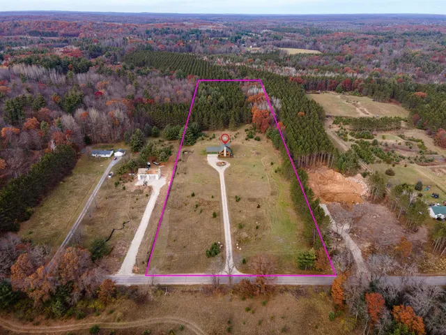 $729,900 | N9170 Pagel Road, Iola, WI 54945