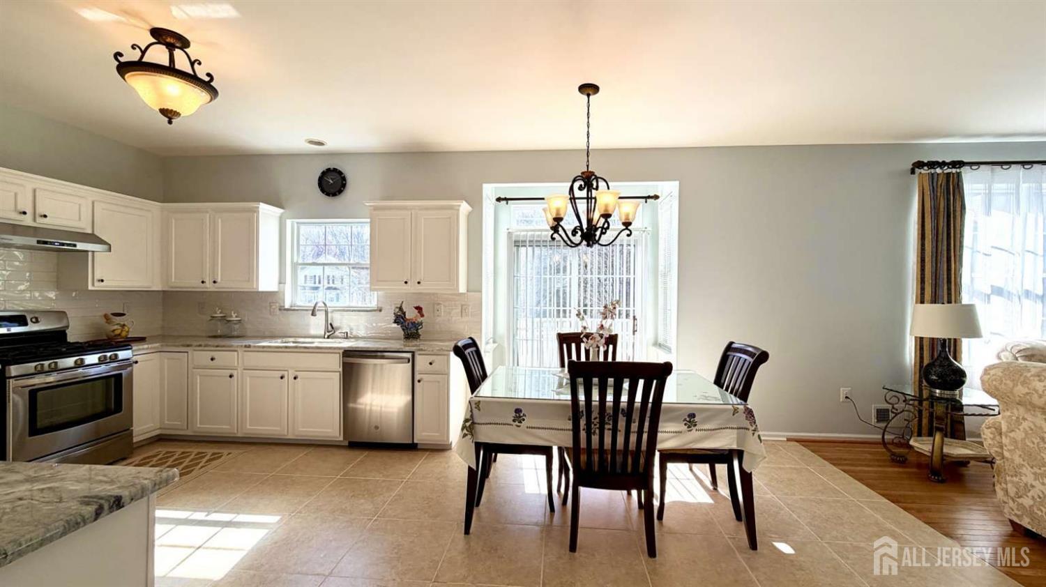 57 Yorktown Road Monmouth Junction, NJ 08852 - Photo 16 of 47