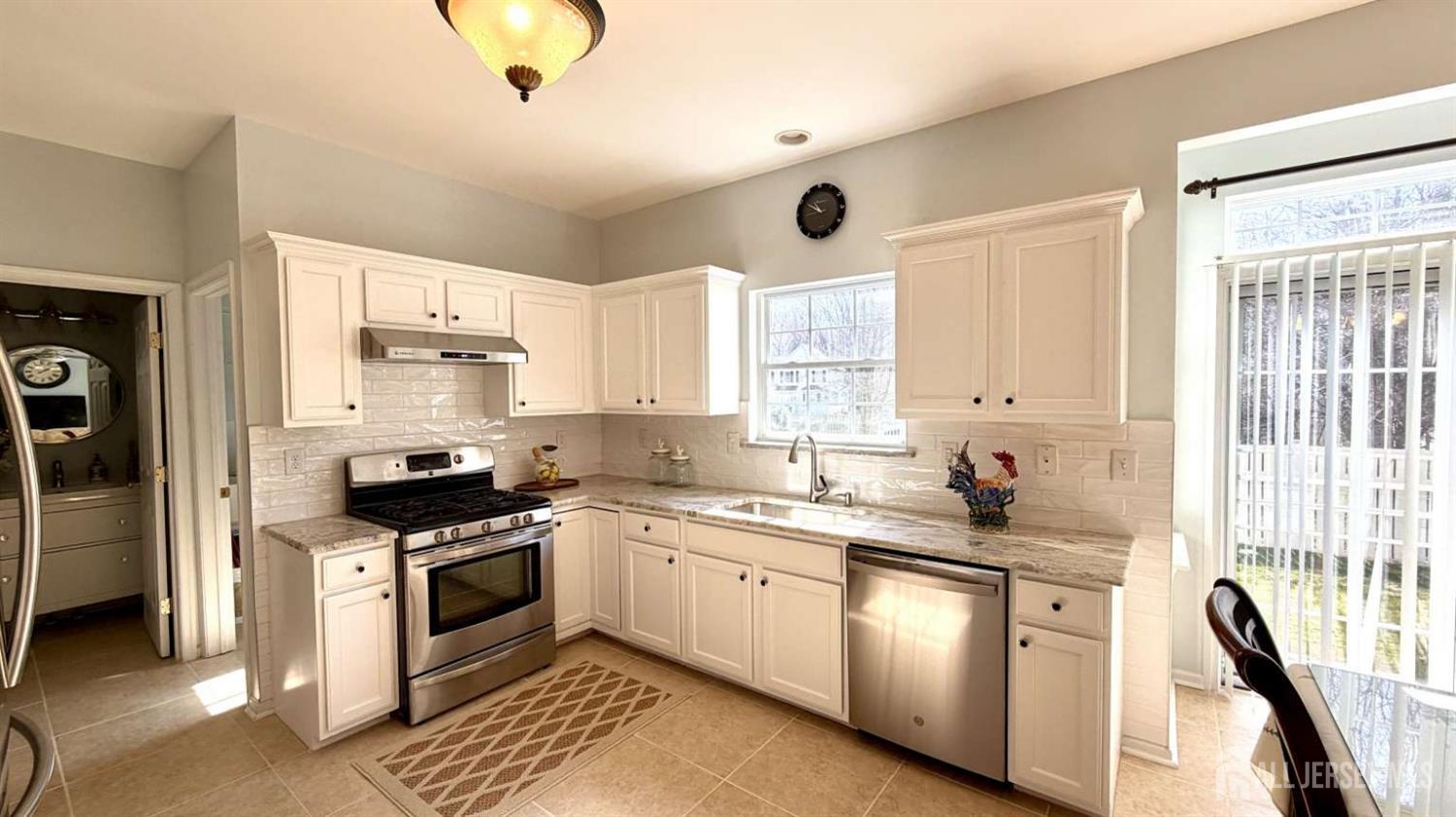 57 Yorktown Road Monmouth Junction, NJ 08852 - Photo 18 of 47