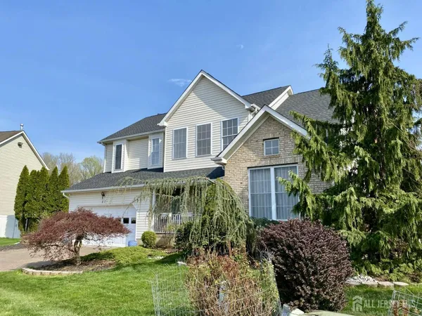a house view with a outdoor space