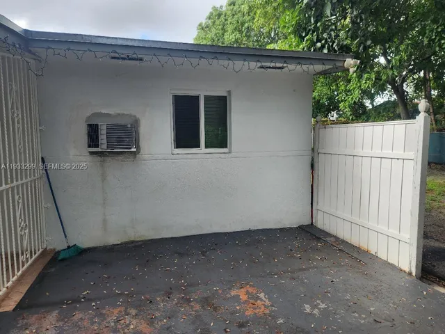 $2,200 | 1261 Northwest 24th Street, Unit 2, Miami, FL 33142