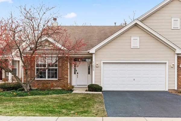 $2,300 | 1455 Reserve Lane, Unit 1455, DeKalb, IL 60115