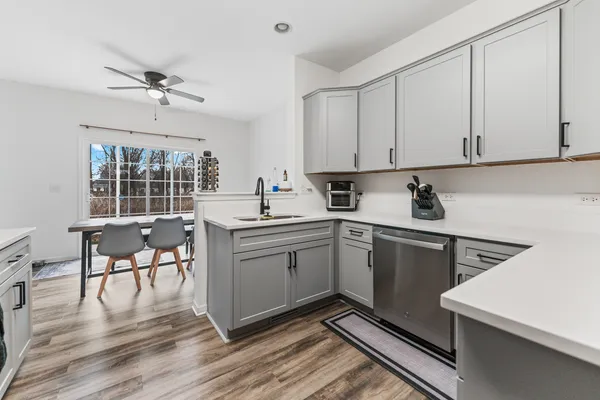 $2,300 | 1455 Reserve Lane, Unit 1455, DeKalb, IL 60115