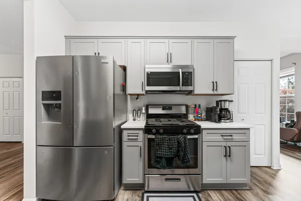 $2,300 | 1455 Reserve Lane, Unit 1455, DeKalb, IL 60115