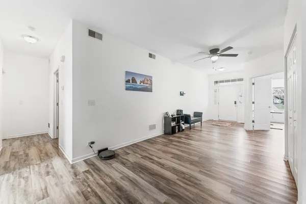 $2,300 | 1455 Reserve Lane, Unit 1455, DeKalb, IL 60115