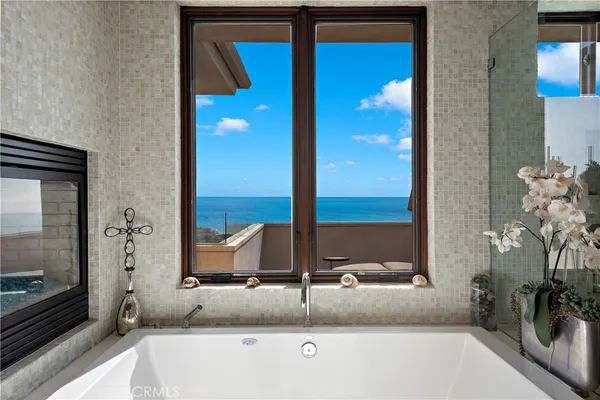 $20,000 | 31460 Ceanothus Drive, Laguna Beach, CA 92651