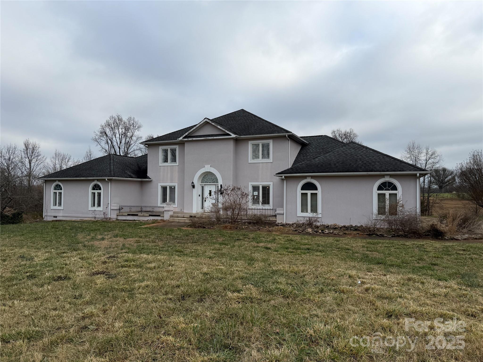 a house view with a outdoor space