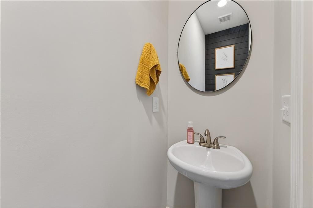 22 Ragan Drive Dallas, GA 30157 - Photo 5 of 42