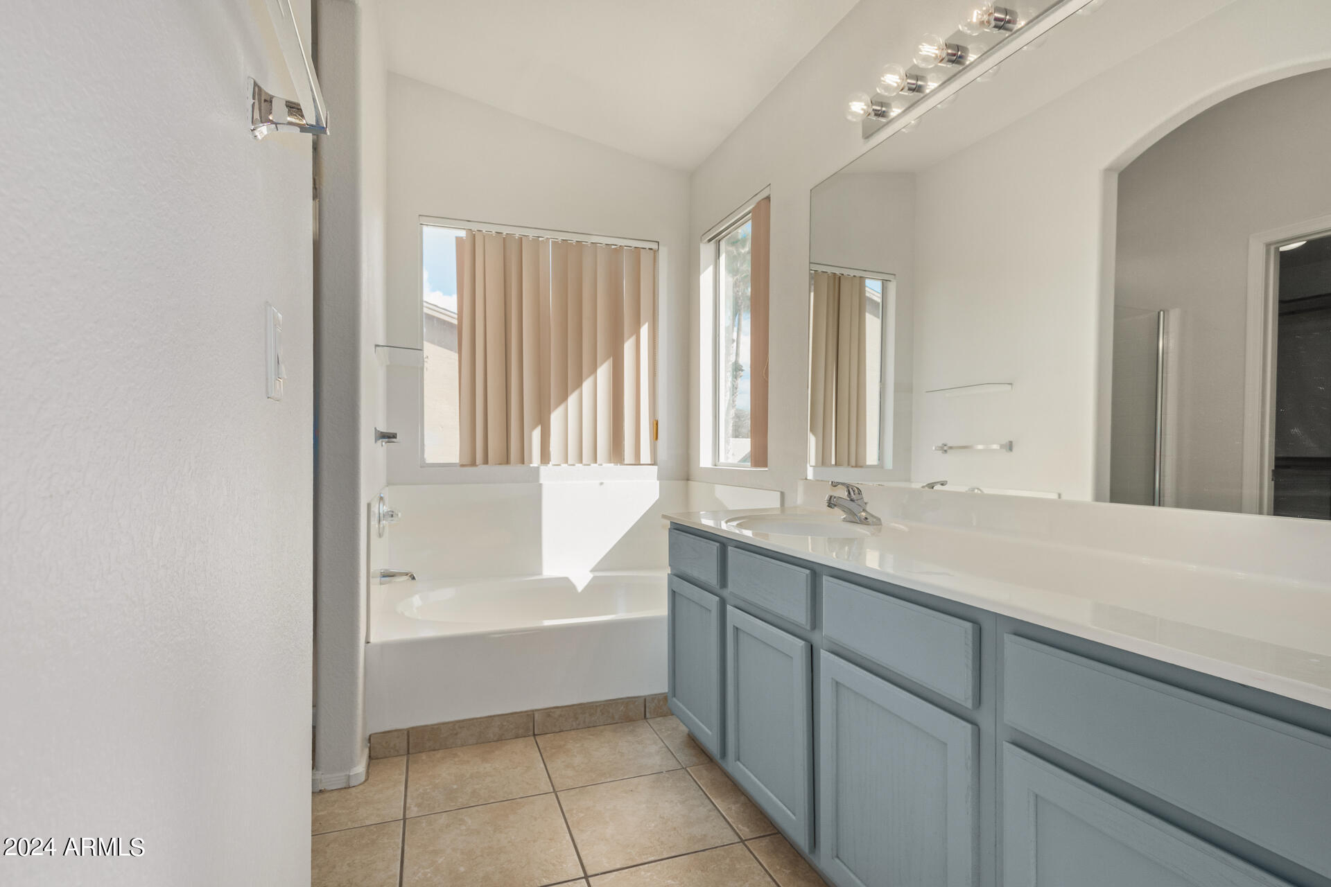 9015 West Monte Vista Road Phoenix, AZ 85037 - Photo 22 of 40 Primary bathroom