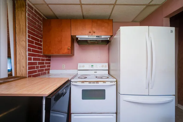 $120,000 | 2023 Locust Lane, Harrisburg, PA 17109