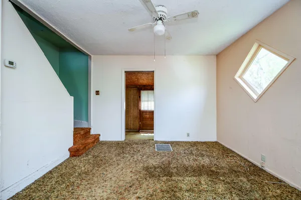 $120,000 | 2023 Locust Lane, Harrisburg, PA 17109