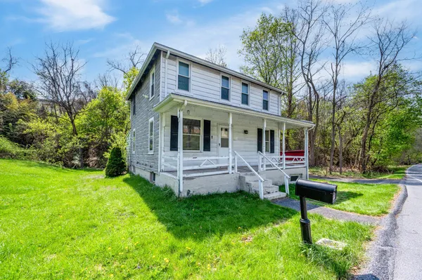 $120,000 | 2023 Locust Lane, Harrisburg, PA 17109