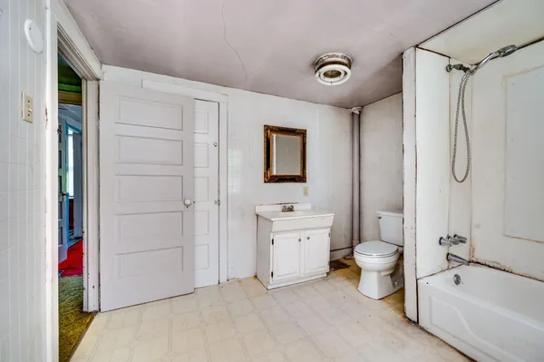 $120,000 | 2023 Locust Lane, Harrisburg, PA 17109
