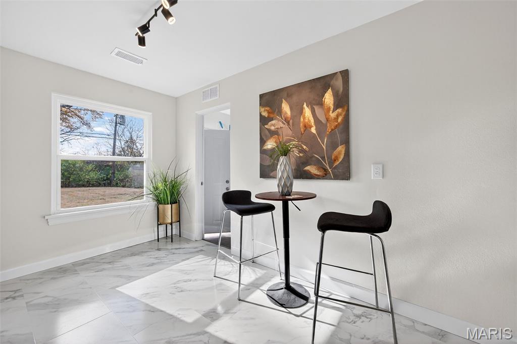 8408 Engler Avenue St. John, MO 63114 - Photo 14 of 32