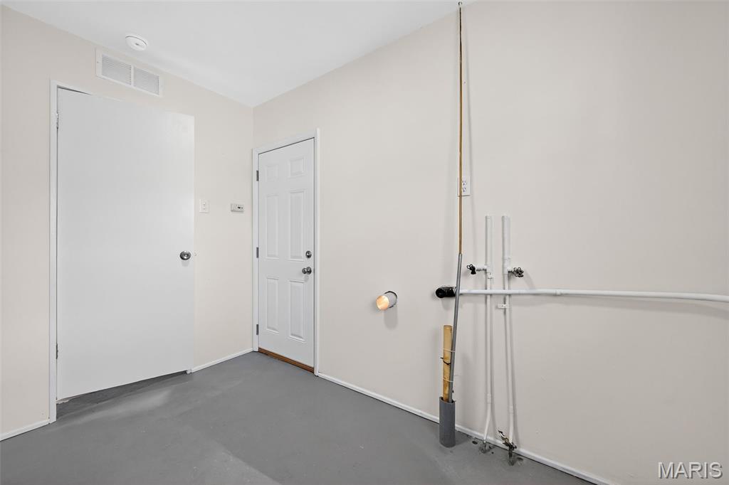 8408 Engler Avenue St. John, MO 63114 - Photo 28 of 32