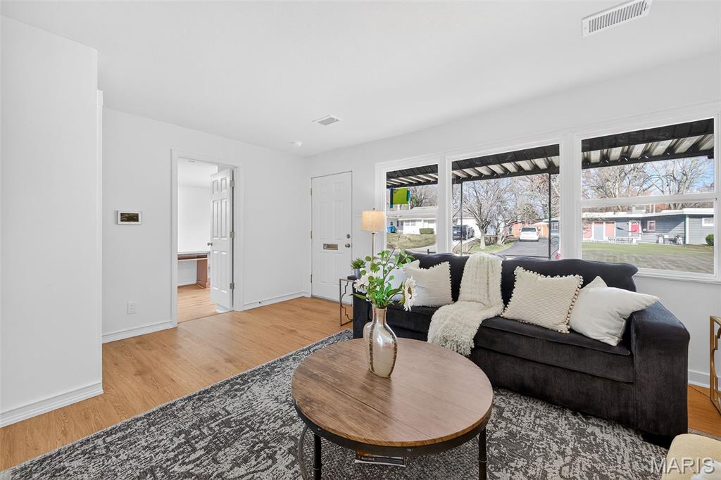 8408 Engler Avenue St. John, MO 63114 - Photo 7 of 32