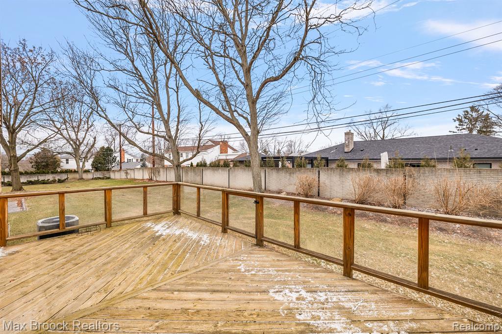 18674 West 13 Mile Road Beverly Hills, MI 48025 - Photo 29 of 33