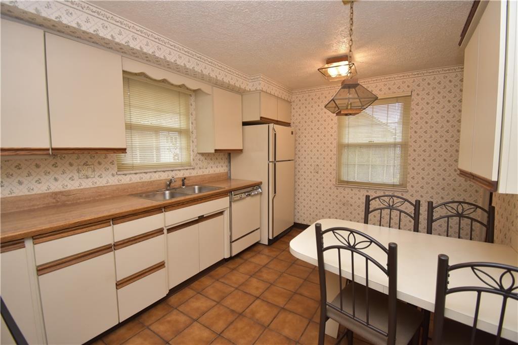424 Beverly Road Pittsburgh, PA 15216 - Photo 11 of 24 Gallery Image 11