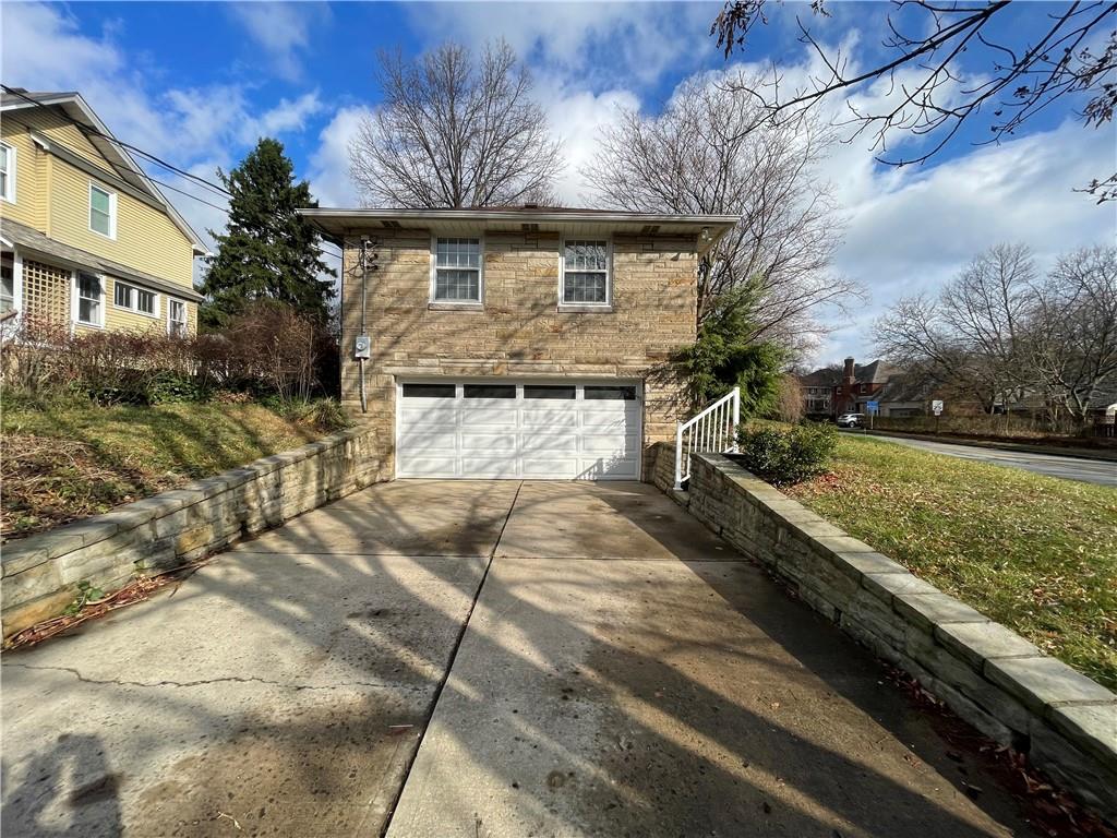424 Beverly Road Pittsburgh, PA 15216 - Photo 3 of 24 Gallery Image 3