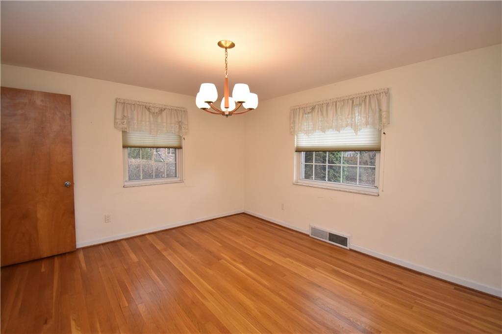 424 Beverly Road Pittsburgh, PA 15216 - Photo 8 of 24 Gallery Image 8