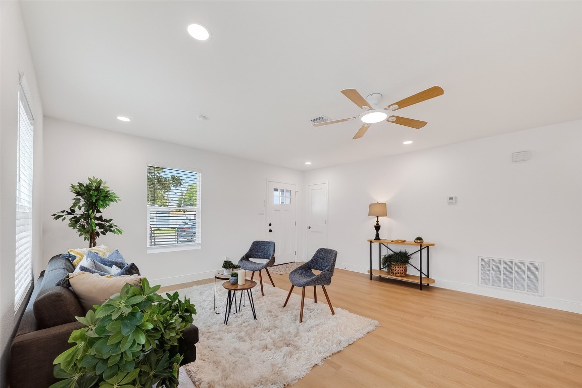 6622 Moss Rose Street Houston, TX 77087 - Photo 7 of 40