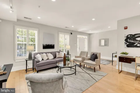 $475,000 | 2818 Connecticut Avenue Northwest, Unit 7, Washington, DC 20008