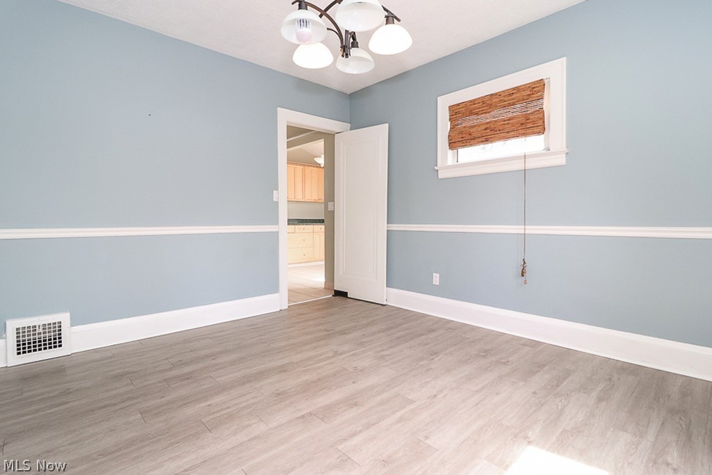 1123 Gordon Road Lyndhurst, OH 44124 - Photo 6 of 34
