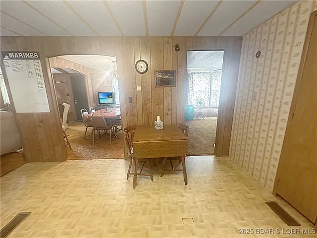 $190,000 | 796 Southeast 1051 Road, Deepwater, MO 64740