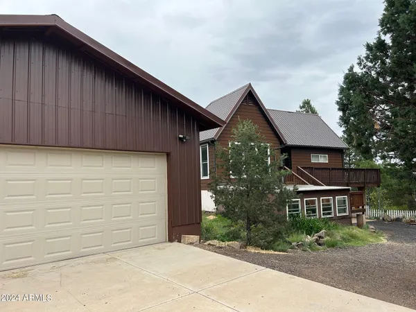 $599,000 | 1467 County Road 3140, Vernon, AZ 85940
