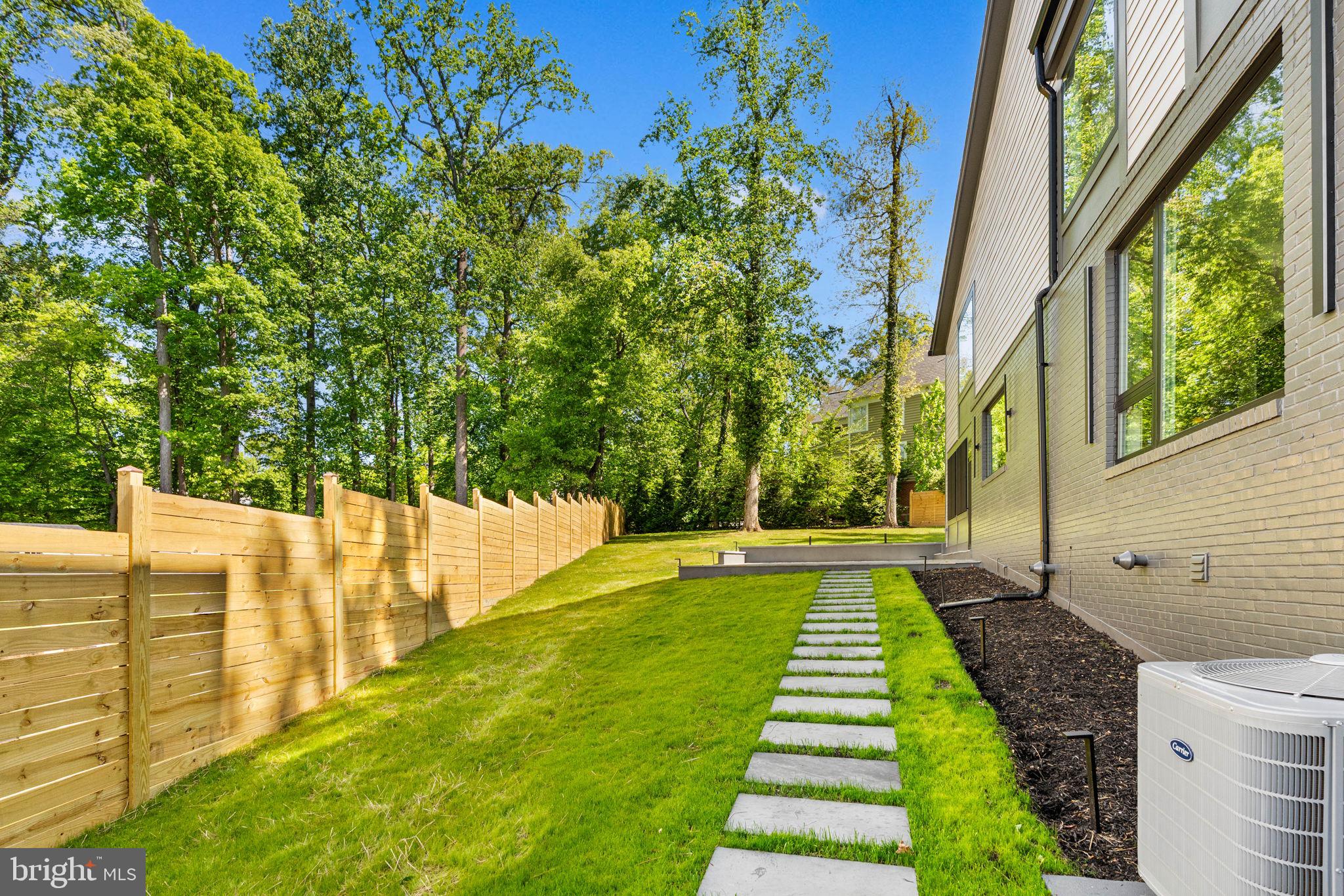 4825 Great Oak Road Rockville, MD 20853 - Photo 9 of 82
