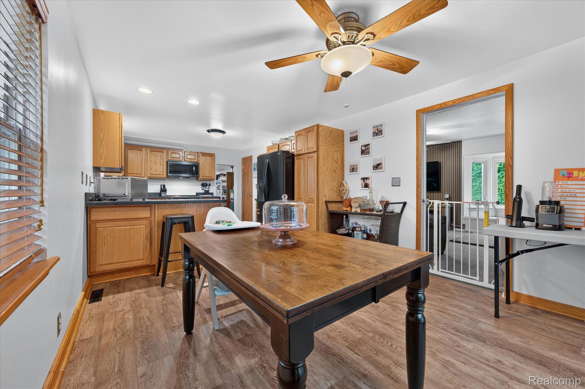 44850 Ecorse Road Belleville, MI 48111 - Photo 11 of 36 16-44850-Ecorse-Rd-Belleville-WindowStill.jpg