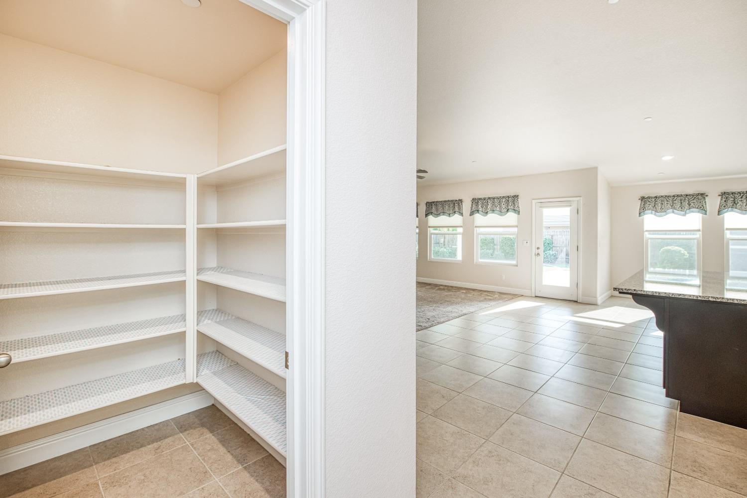 466 Cascade Way Madera, CA 93636 - Photo 13 of 34 Gallery Image 13
