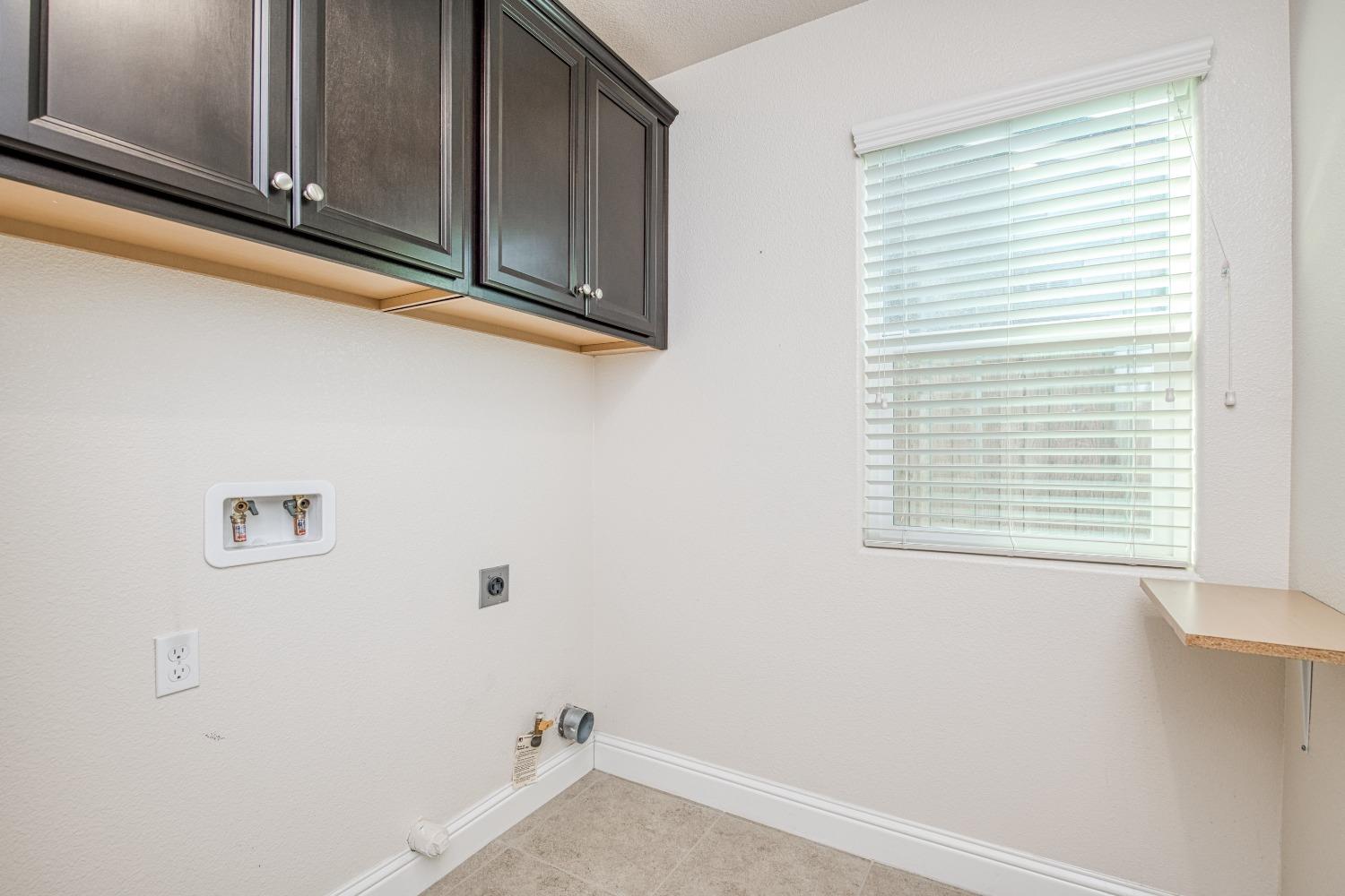466 Cascade Way Madera, CA 93636 - Photo 22 of 34 Gallery Image 22