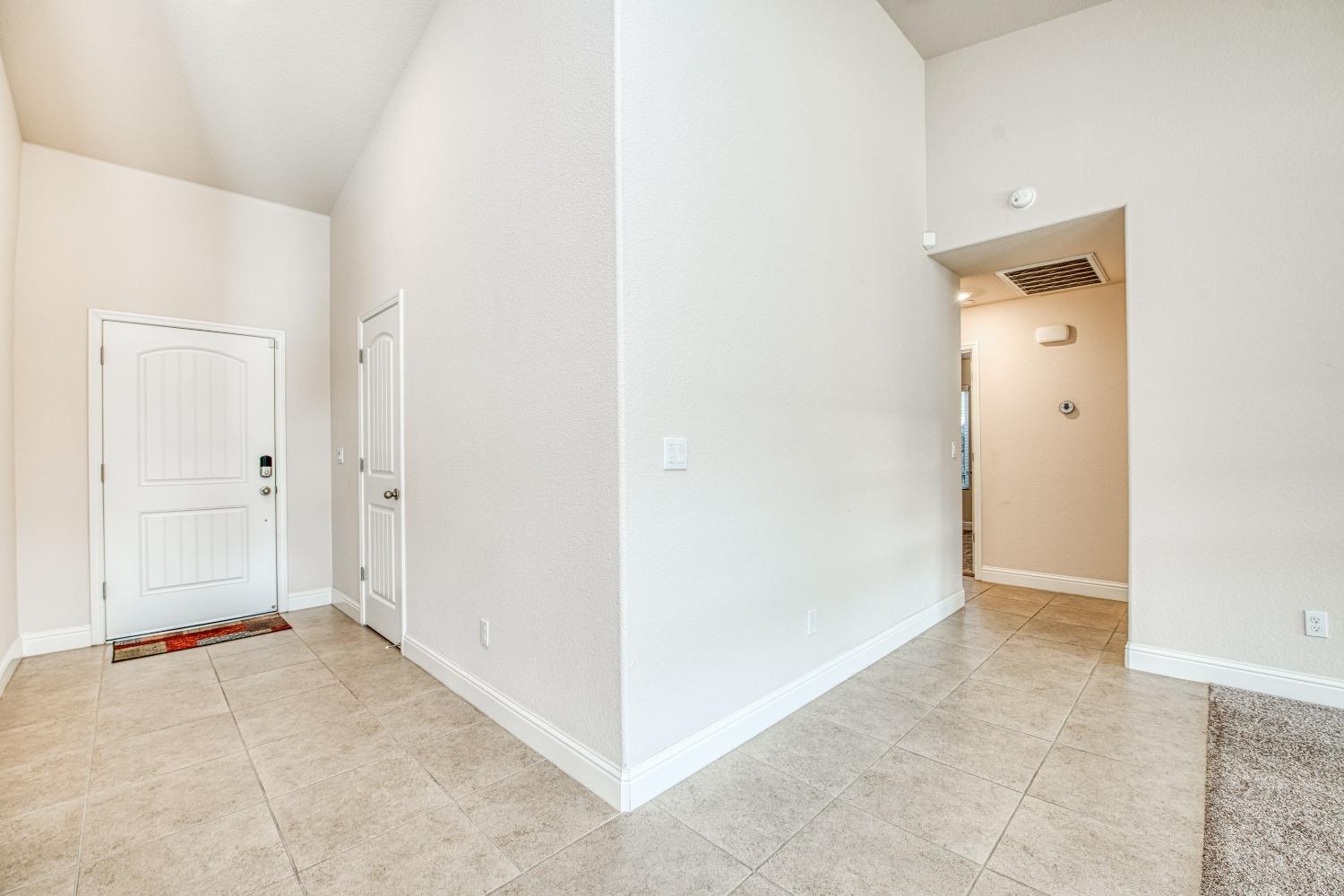 466 Cascade Way Madera, CA 93636 - Photo 3 of 34 Gallery Image 3
