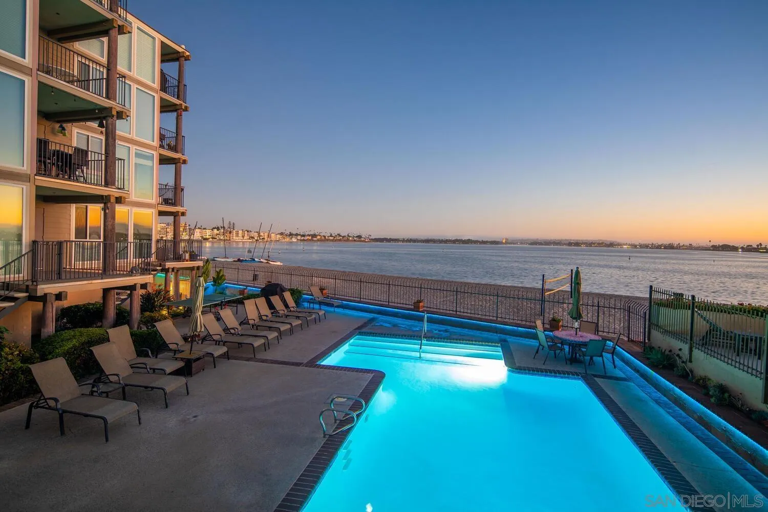 1221 Parker Place, Unit 15 San Diego, CA 92109 - Photo 53 of 62 Gallery Image 53