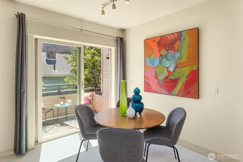 $650,000 | 2035 Eastlake Avenue East, Unit 301, Seattle, WA 98102