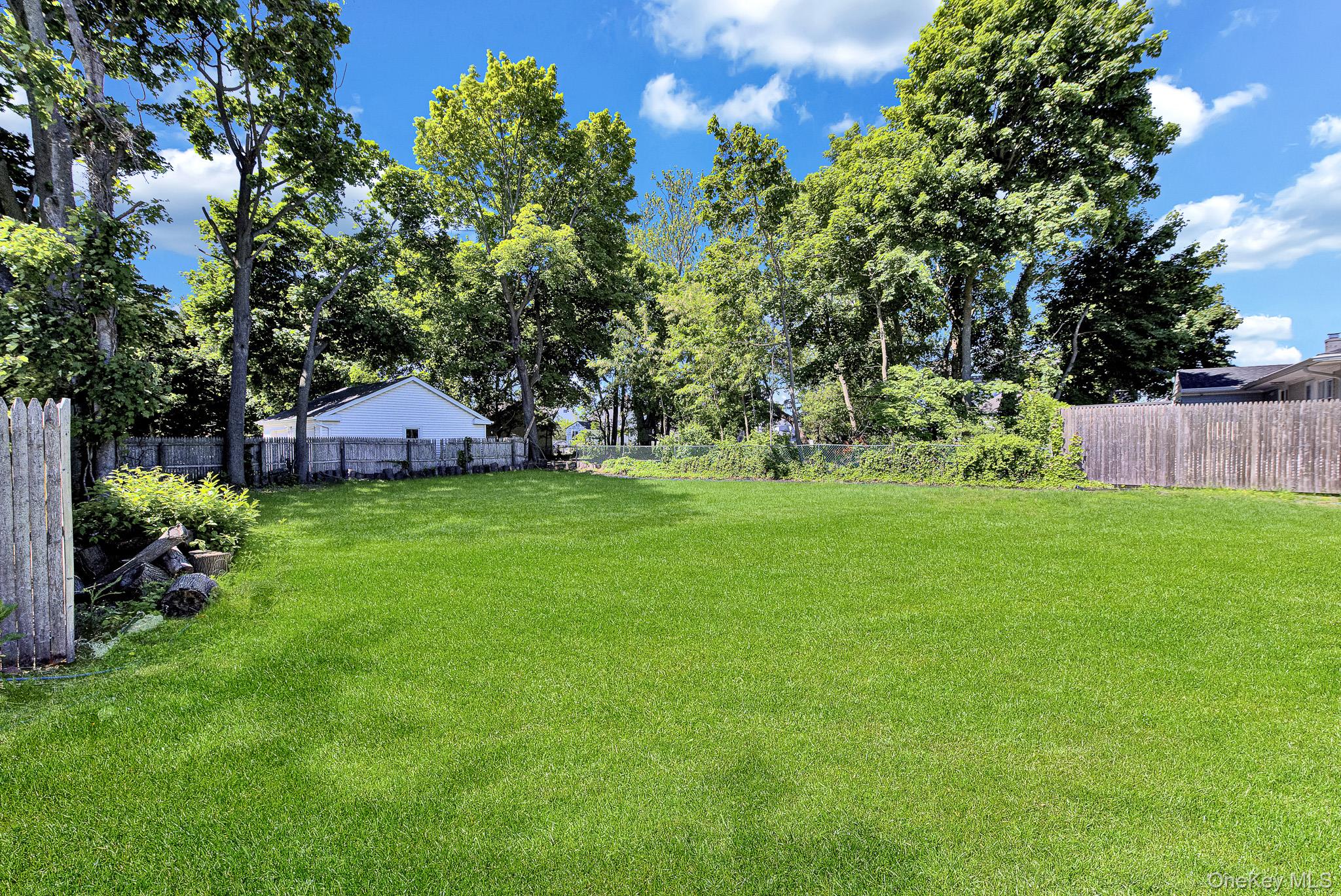 64 East Roe Boulevard Patchogue, NY 11772 - Photo 33 of 37