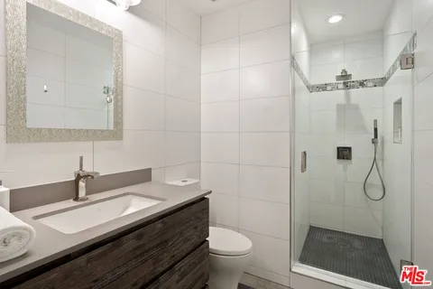 $999,000 | 10725 Ohio Avenue, Unit 2, Los Angeles, CA 90024