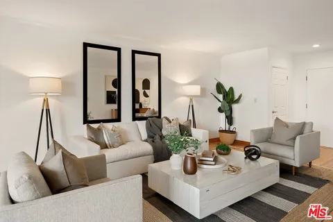 $999,000 | 10725 Ohio Avenue, Unit 2, Los Angeles, CA 90024